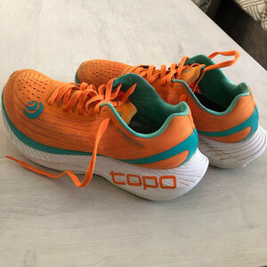 TOPO Athletic Specter WOMENS Size 9.5 Running Shoes Sneakers